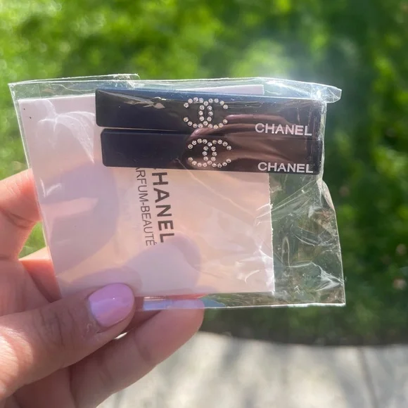 🌺New With Box Chanel Beauty Hair Clip Gift Set 2 Pcs Rare Item Black🌺 - Picture 5 of 13